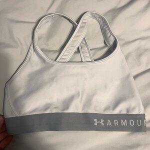 Under Armour bra size medium.